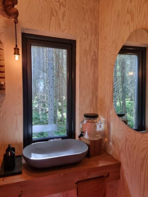 Treetop Ekne - Hytte I Skogen Med Hengebru Otel Levanger Dış mekan fotoğraf