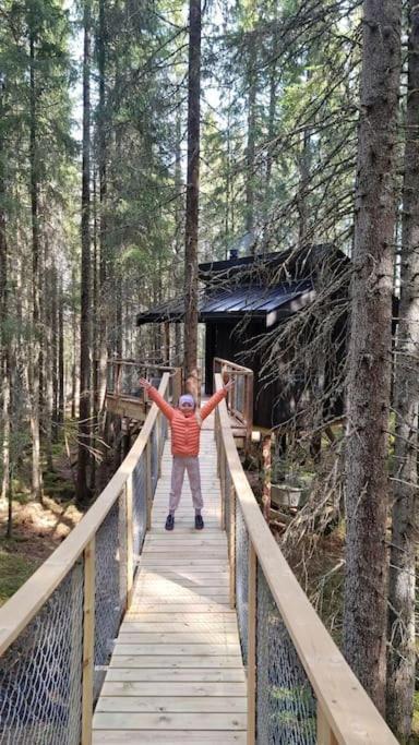 Treetop Ekne - Hytte I Skogen Med Hengebru Otel Levanger Dış mekan fotoğraf